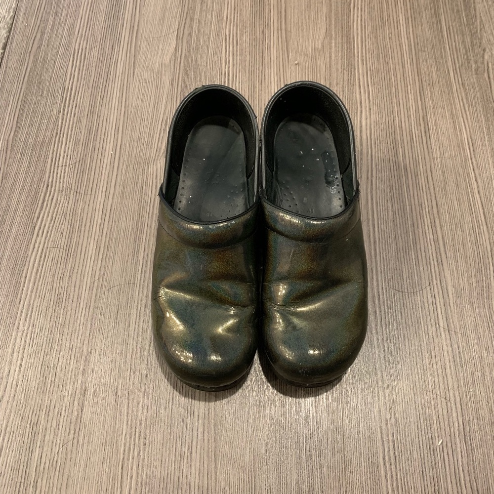 Oil Spill Dansko